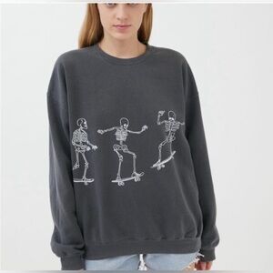 URBAN OUTFITTERS SKELETON SWEATSHIRT
